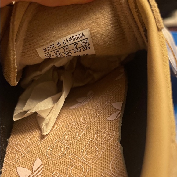 Adidas Handball Spezial W in Black and Red - Picture 5 of 6